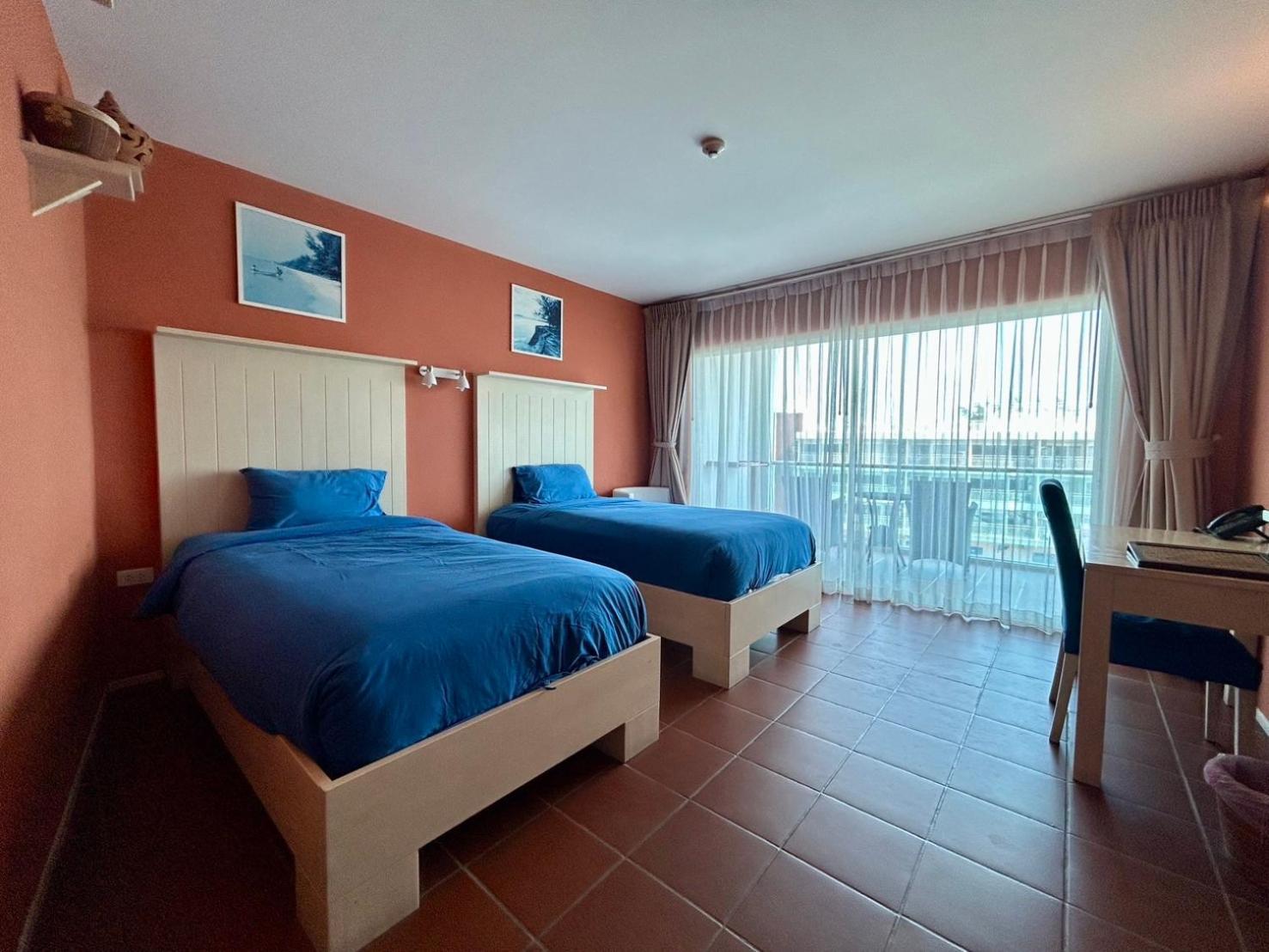 Grandblue Resort & Beachclub Mae Phim Exterior photo